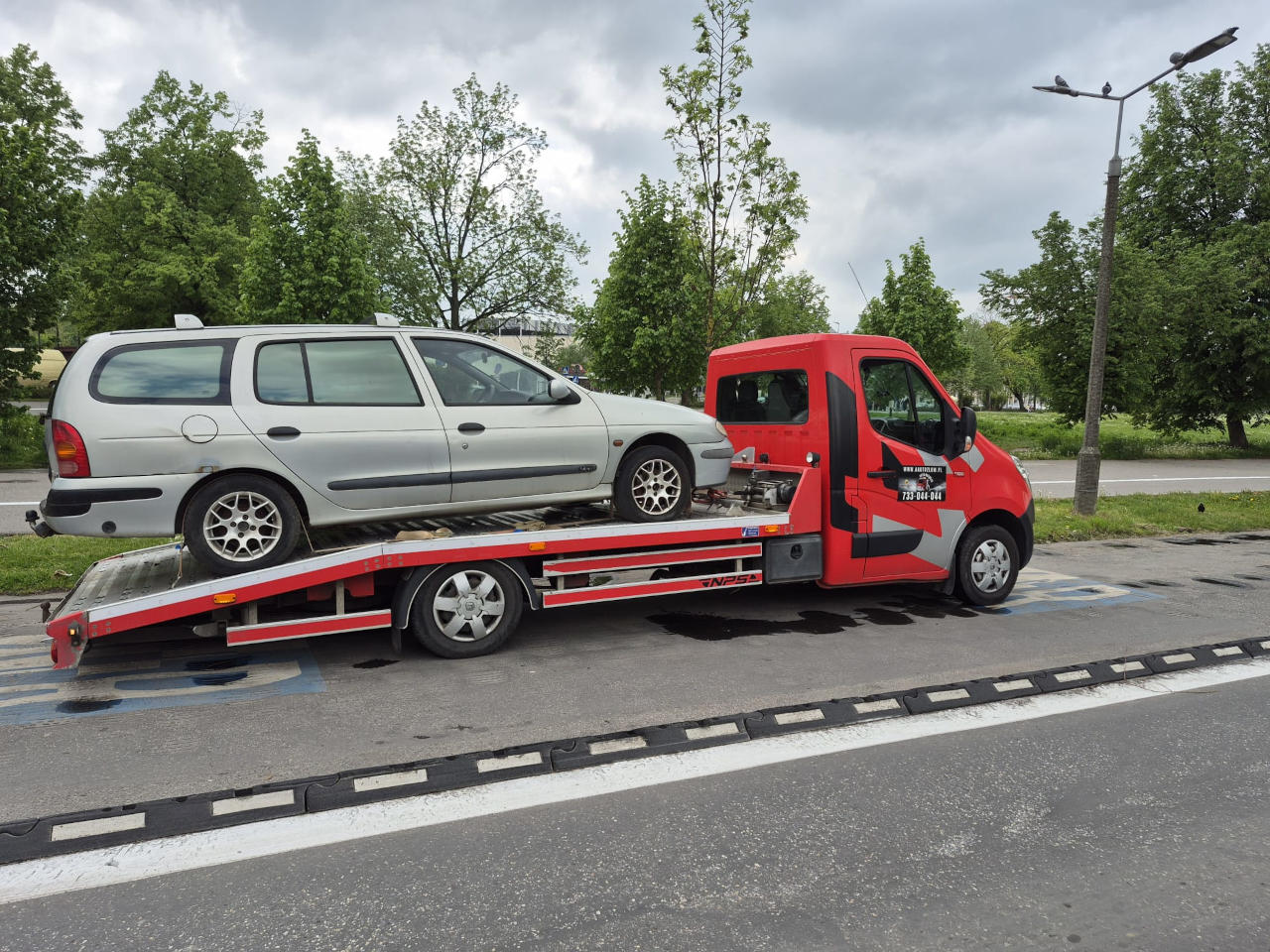 Samodzielnie zawieźć auto na złom czy zamówić odbiór? Coraz więcej kierowców wybiera drugie rozwiązanie Samodzielnie zawieźć auto na złom czy zamówić odbiór? Coraz więcej kierowców wybiera drugie rozwiązanie